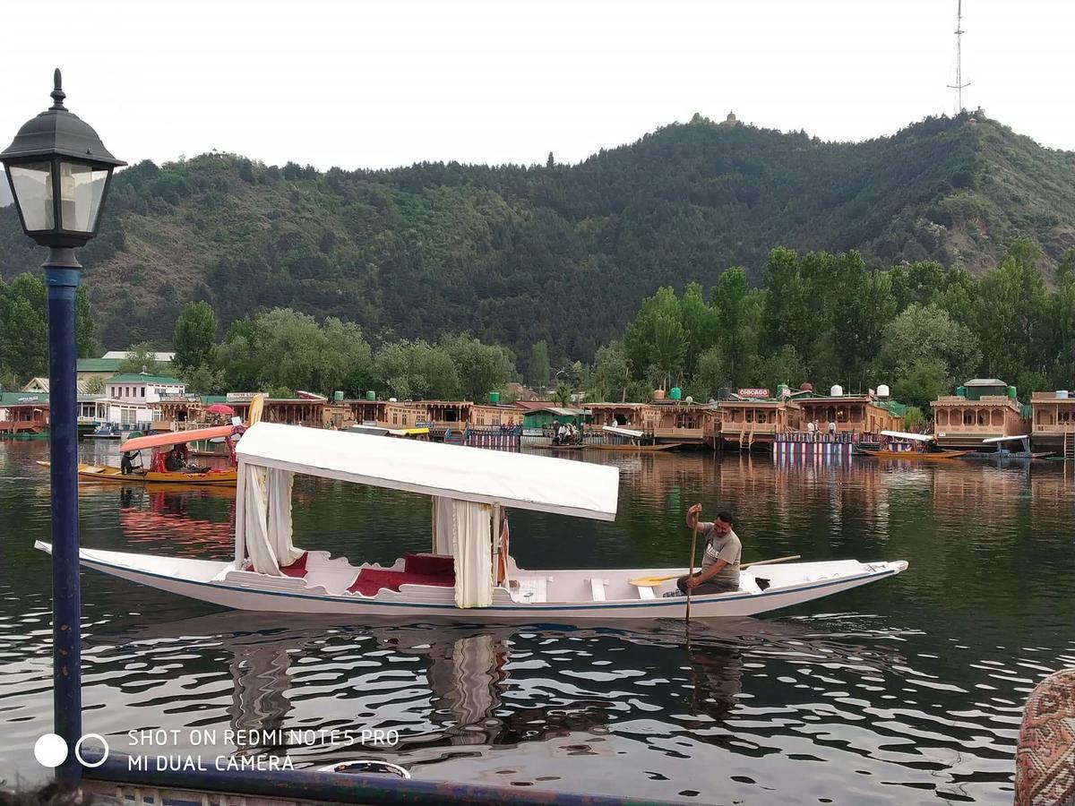 Houseboat - City Of Kashmir Hotel Srinagar  Ngoại thất bức ảnh